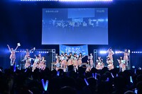 「僕青祭2025」より「空色の水しぶき」パフォーマンスの様子。（撮影：斉藤明）