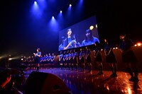 ファンとメンバーに向けて手紙を読み上げる山口結杏。（撮影：斉藤明）