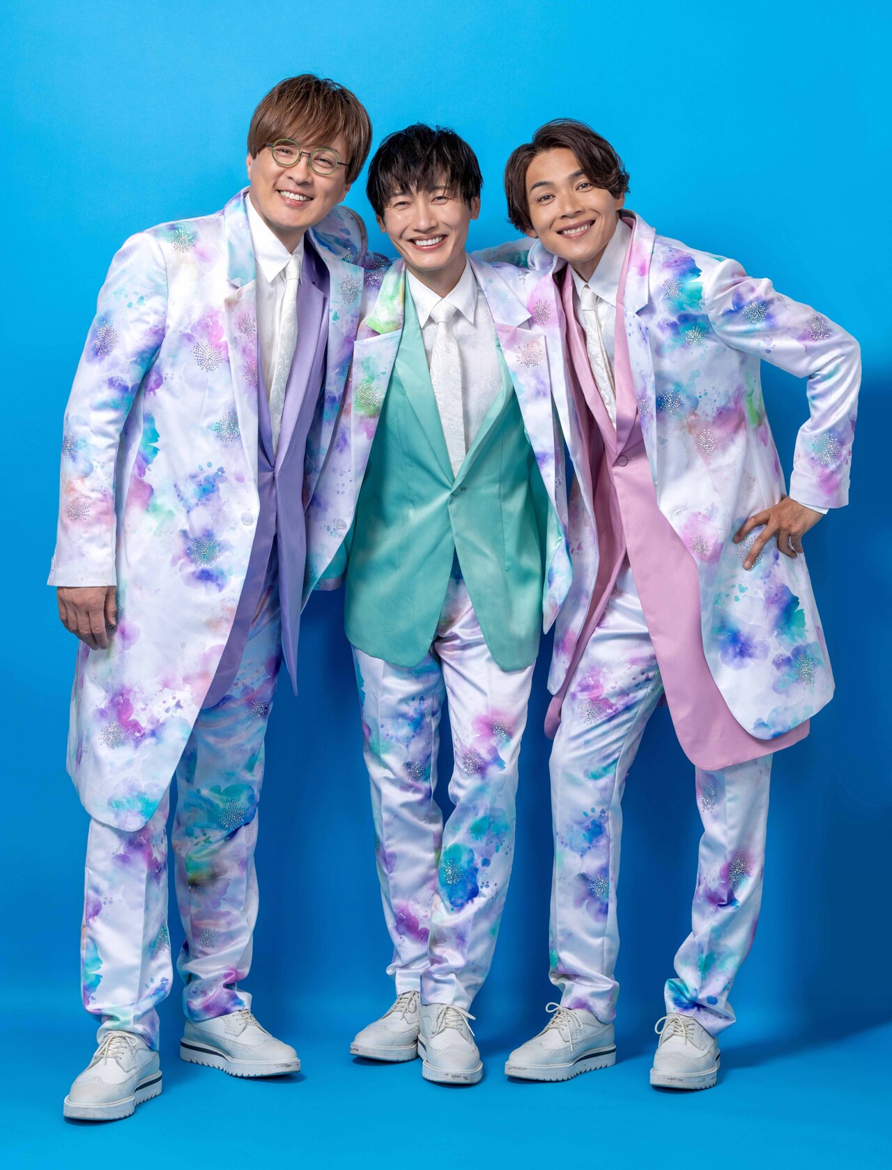 純烈 - イルカが稲垣潤一、純烈、神部冬馬ら迎えたコンサートの模様を