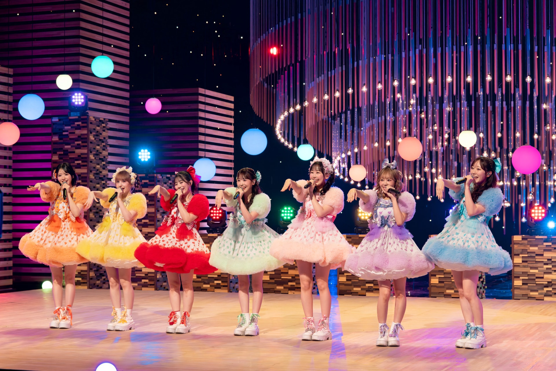 ORANGE RANGE、こっちのけんと、FRUITS ZIPPER共演「SONGS」ヒット曲