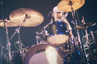 リック・マックマーレイ（Dr / Ash）（撮影：山川哲矢）