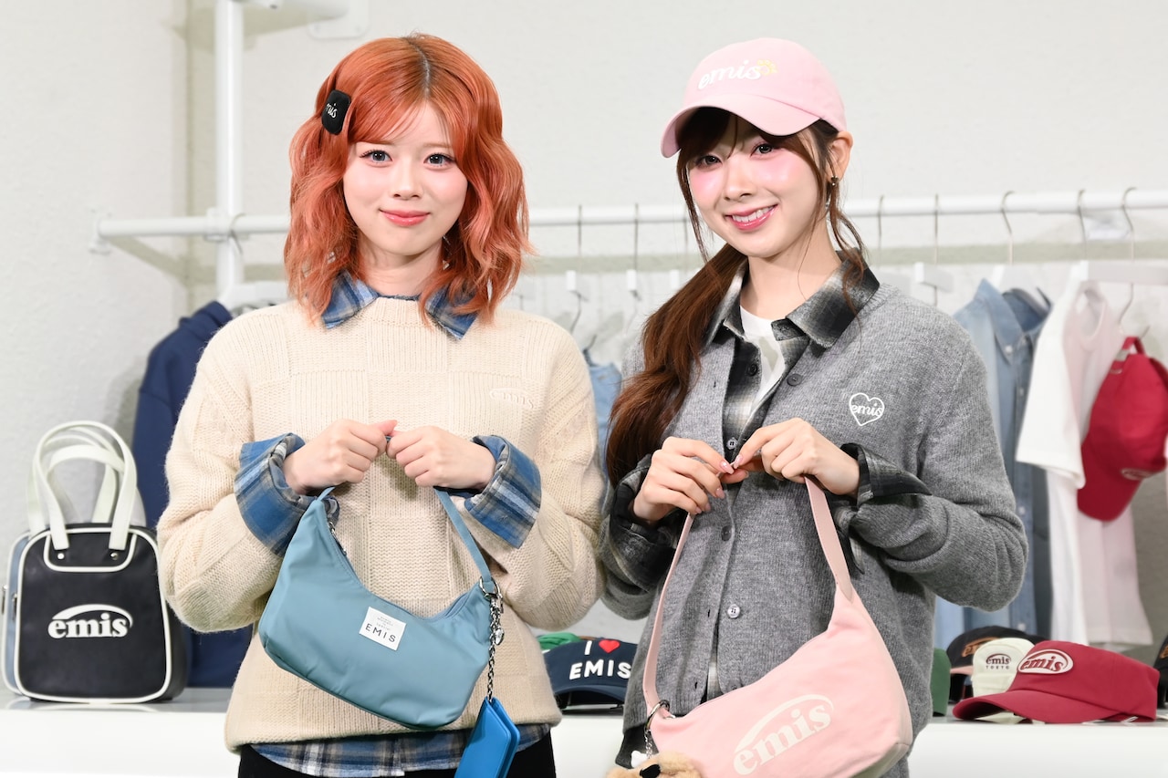 NiziUのRIKUとMIIHI、韓国発ブランドEMISの日本初フラッグシップストア