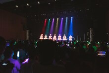 「フューチャーサイダー3周年記念ワンマンライブ～はしゃげ！ちゃの仲間たち！～」の様子。