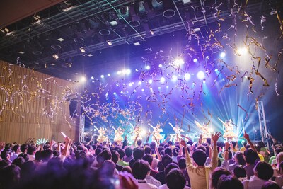 「フューチャーサイダー3周年記念ワンマンライブ～はしゃげ！ちゃの仲間たち！～」の様子。