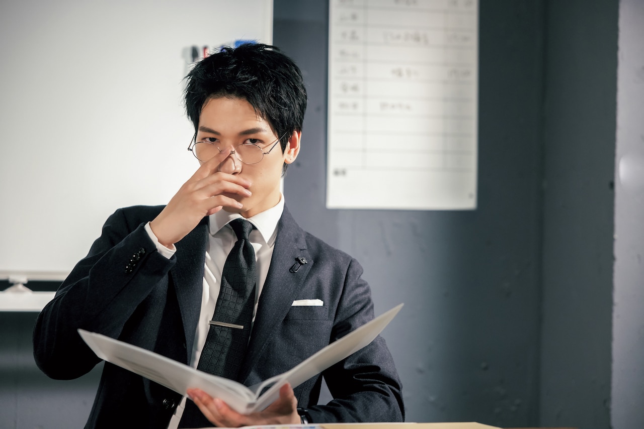 金城碧海（JO1）。「Oggi」の人気連載「スーツ男子」より。