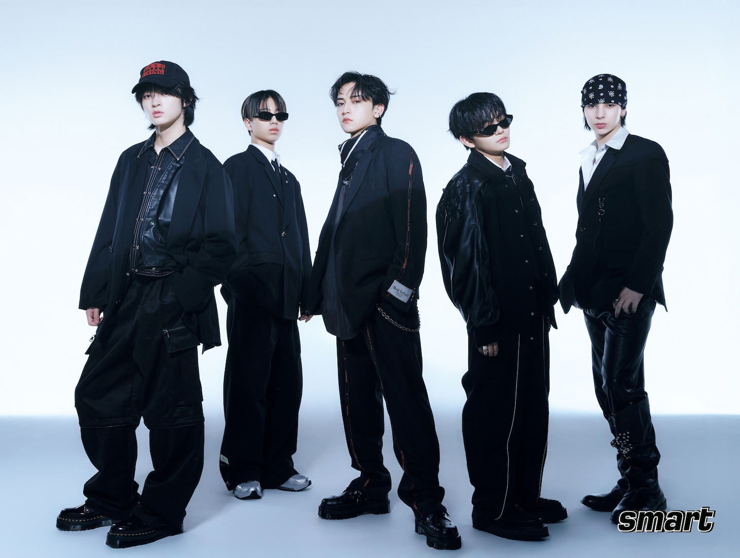 STARGLOWがファッション誌で初表紙、撮り下ろし＆インタビュー13P掲載