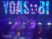 「Samsung Galaxy S25 Ultra」で撮影されたYOASOBIライブの様子。
