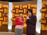 左から上白石萌歌、佐野晶哉（Aぇ! group）。