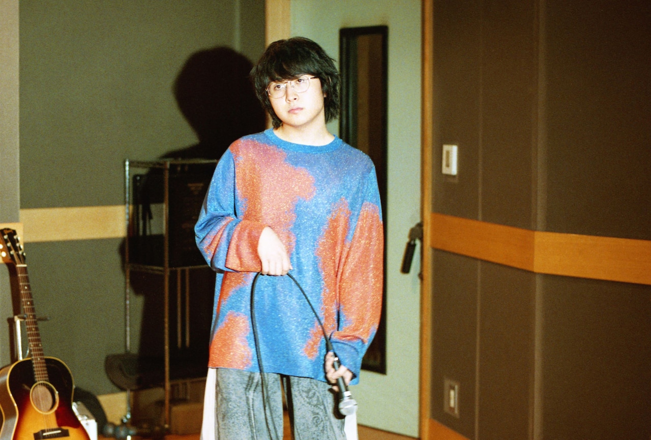 崎山蒼志が体調不良により活動をセーブ、弾き語りツアーは公演中止