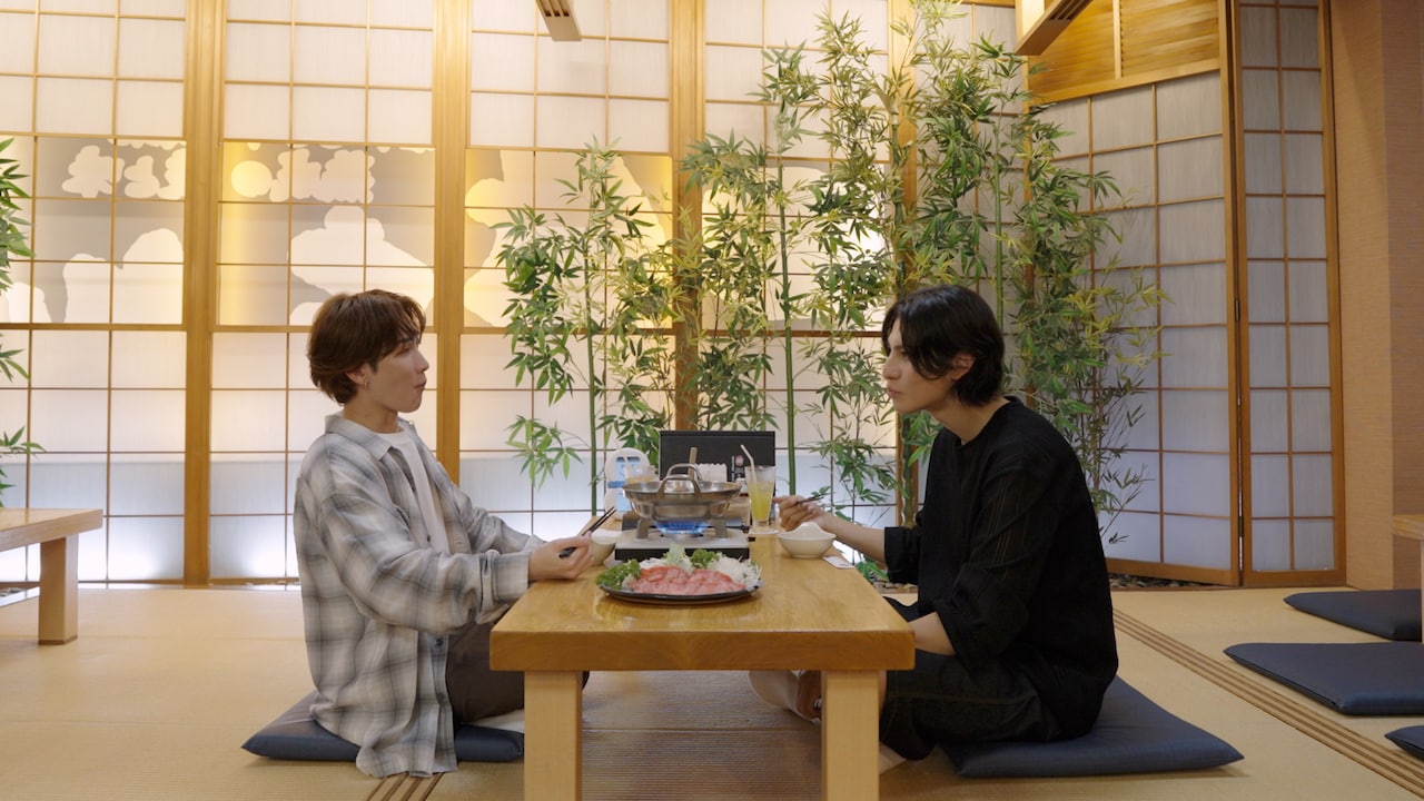 Snow Manラウール＆渡辺翔太が宮城を巡る、牛タンしゃぶしゃぶと鮮度抜群の寿司を堪能