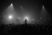 「YANUSHI LIVE TOUR 2025」東京公演の様子。(撮影:今井駿介)