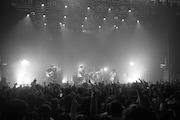 「YANUSHI LIVE TOUR 2025」東京公演の様子。(撮影:今井駿介)