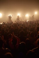 「YANUSHI LIVE TOUR 2025」東京公演の様子。（撮影：今井駿介）