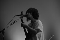 田中ヤコブ（Vo, G）（撮影：今井駿介）