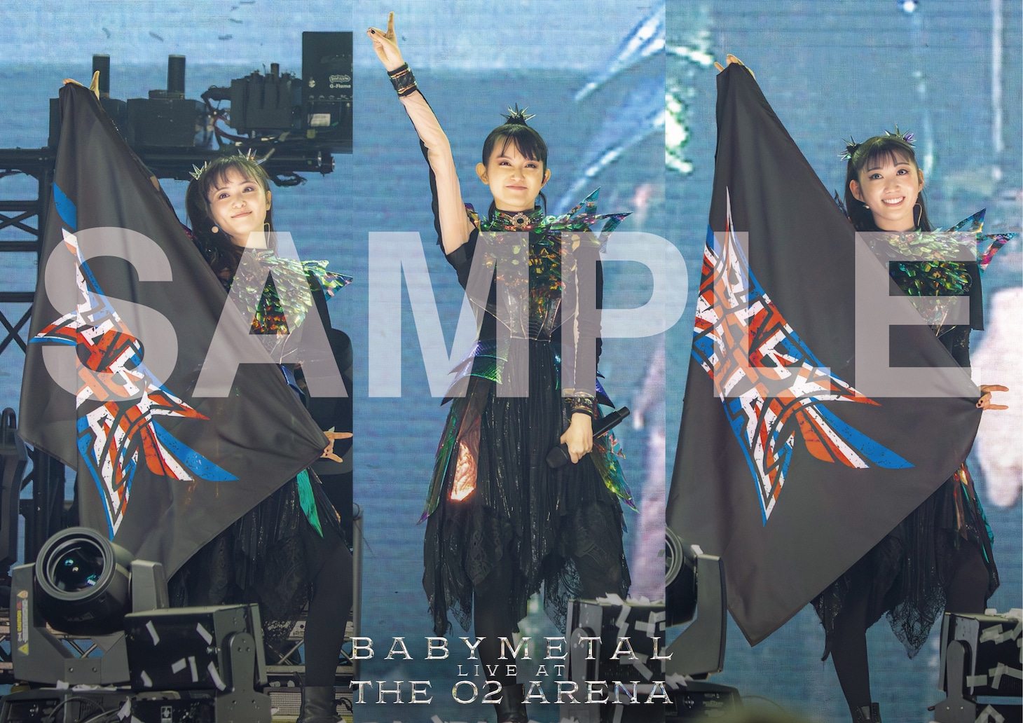 ライブBlu-ray / DVD「BABYMETAL - LIVE AT THE O2 ARENA」特典ポスターのサンプル画像。