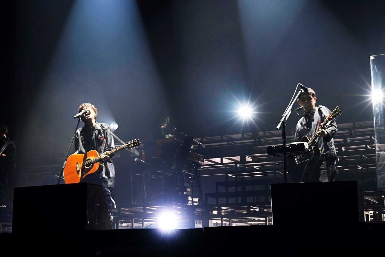 ゆず - ゆず、25年前と現在が交錯する「トビラ」リバイバルライブ 若