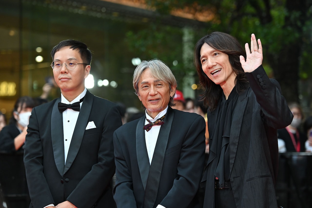 左から「みらいのうた」エリザベス宮地監督、ERO（URGH POLICE