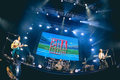 SHISHAMOのライブ写真。