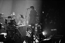 toe「グッドバイ」にゲスト参加した土岐麻子。https://natalie.mu/music/gallery/news/645811/2720925