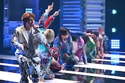 「メタルなかよし」のパフォーマンスの様子。