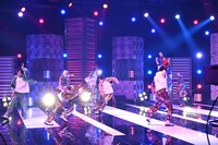 「メタルなかよし」のパフォーマンスの様子。