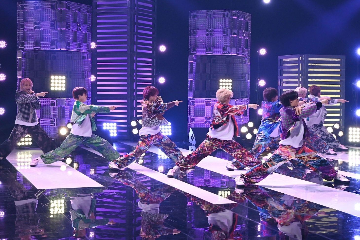 「メタルなかよし」のパフォーマンスの様子。