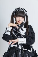 新衣装に身を包んだしらい。