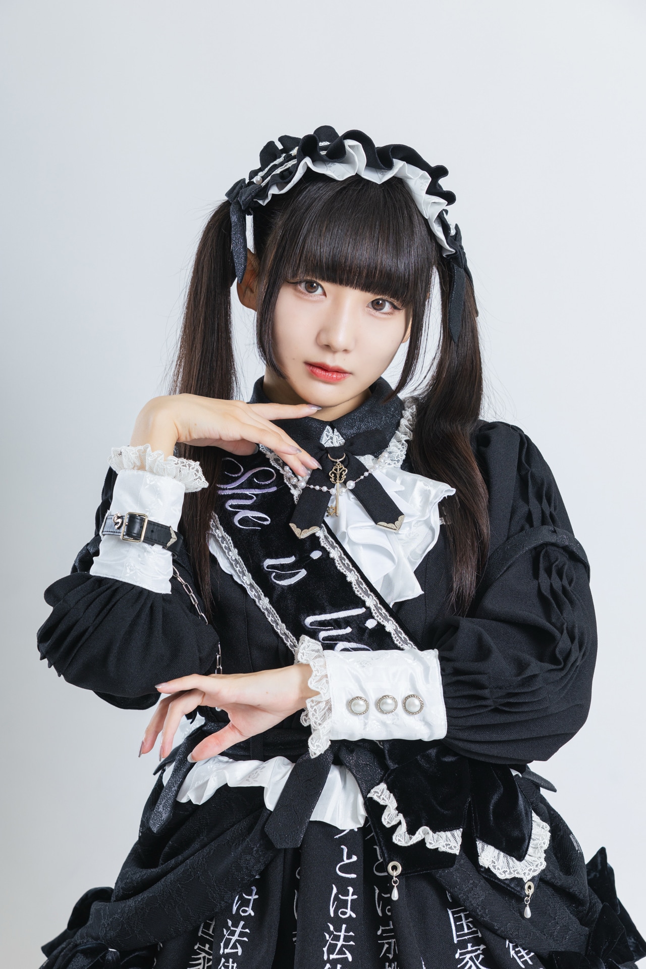 新衣装に身を包んだしらい。