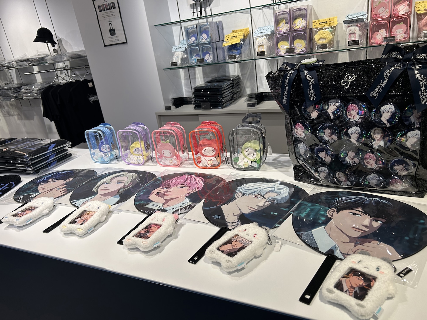 「2025 PLAVE Asia Tour [DASH: Quantum Leap] in Japan POP-UP STORE」より。