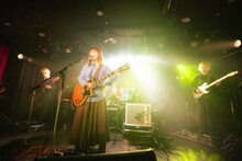 坂口有望「歌十年tour -うたってんねん-」の様子。（撮影：石川雄斗）