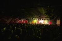 坂口有望「歌十年tour -うたってんねん-」の様子。（撮影：石川雄斗）