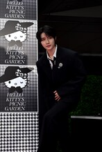 壇上に上がるBEOMGYU（ボムギュ）。