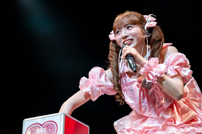 矢継ぎ早に回答する中山莉子。