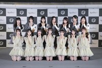 東京・アーバンドックららぽーと豊洲 シーサイドデッキ メインステージでイベントを行ったRain Tree。©OVERSE/KING RECORDS