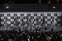 「元気予報」を披露するRain Tree。©OVERSE/KING RECORDS