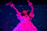 「だって あーりんなんだもーん☆」を歌う中山莉子。