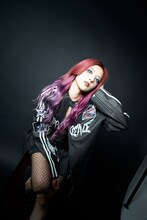 音楽プロデューサーBUNNYと「No No Girls」参加者YUJUのユニットがデビュー曲リリース