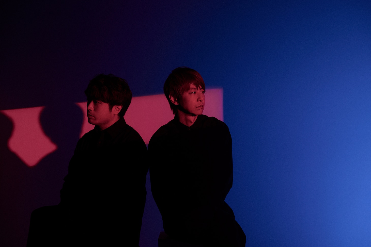 CONTRASTZ。左からJunIzawa（LITE）、JIRO（GLAY）。