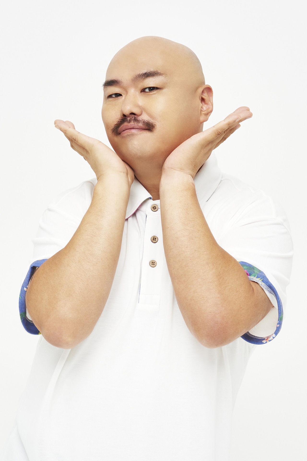 豆柴の大群6周年記念ライブの特典会でクロちゃんと触れ合える