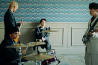 リアクション ザ ブッタと萩原利久。