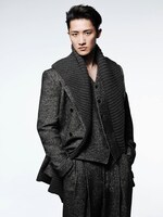 ドルチェ＆ガッバーナ（Dolce & Gabbana）のジャパンアンバサダーに就任した岩本照（Snow Man）。