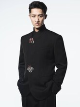 ドルチェ＆ガッバーナ（Dolce & Gabbana）のジャパンアンバサダーに就任した岩本照（Snow Man）。