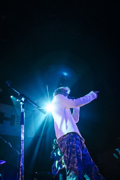 Linna Figg（Vo）（撮影：Hideki Sakamaki）