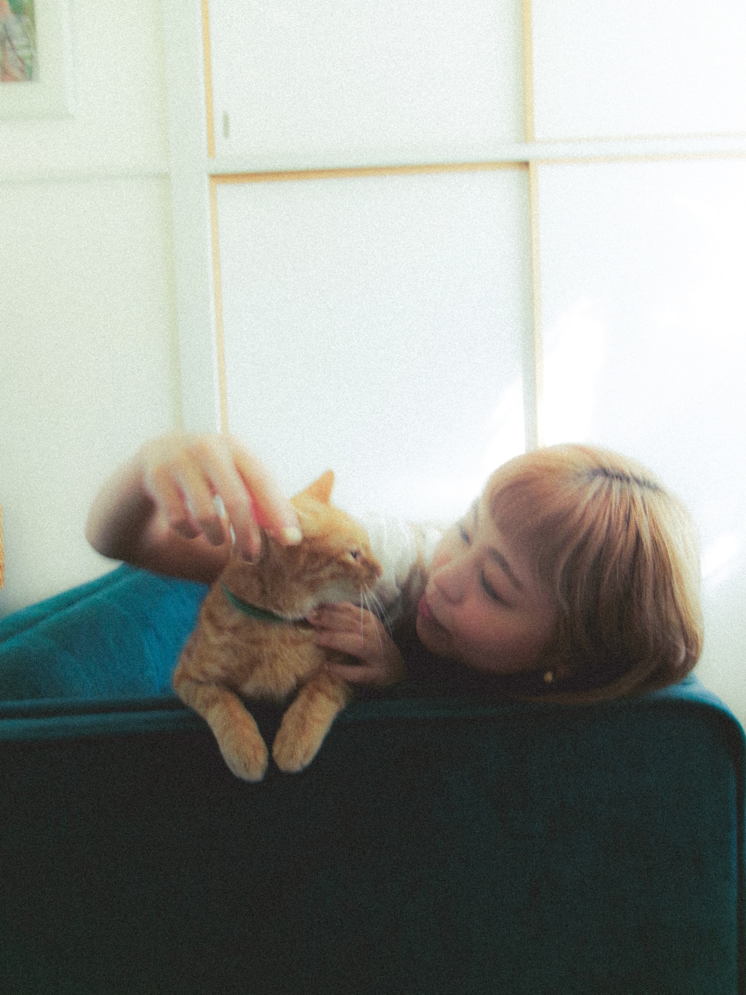 原田美桜（猫戦）と愛猫のCちゃん。