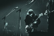 佐藤雅俊（B）（撮影：ニシムラカツキ）