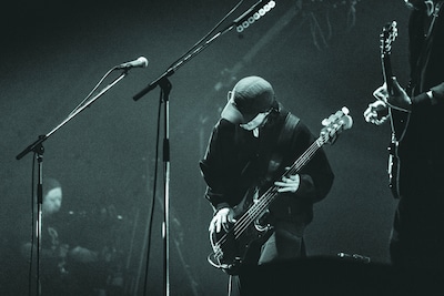 佐藤雅俊（B）（撮影：ニシムラカツキ）