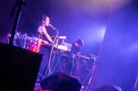 Maika Loubtéのライブより。