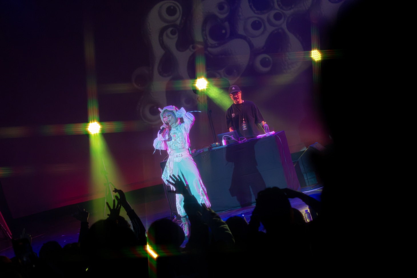 4s4kiのライブより。