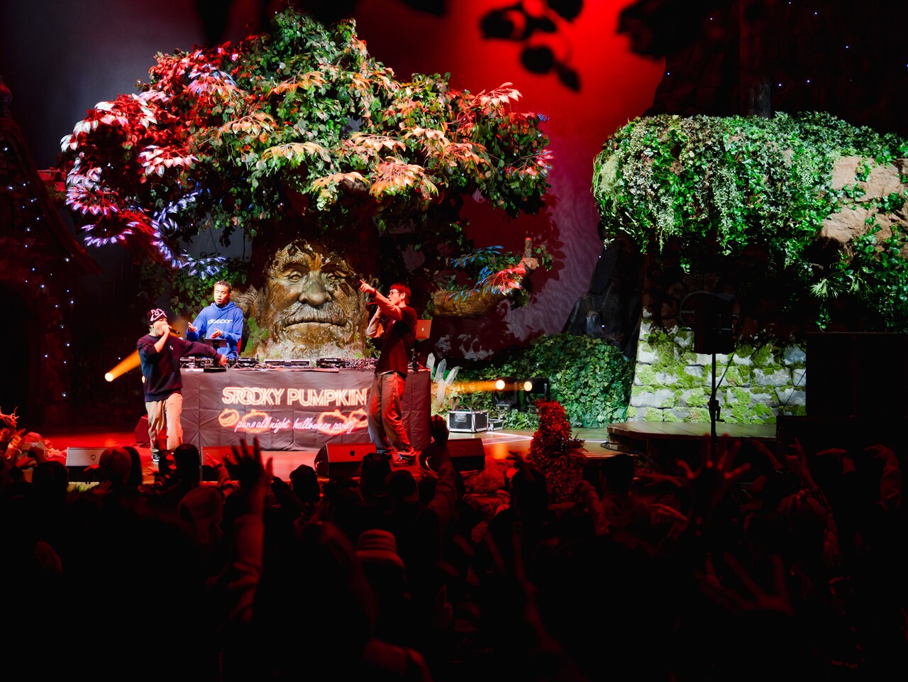 Neibiss - メデューサ平手友梨奈、自認レゼのオカモトレイジら登場