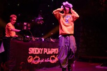 TOKYO世界のライブより。